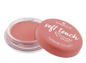 Essence soft touch blush in crema colore 30