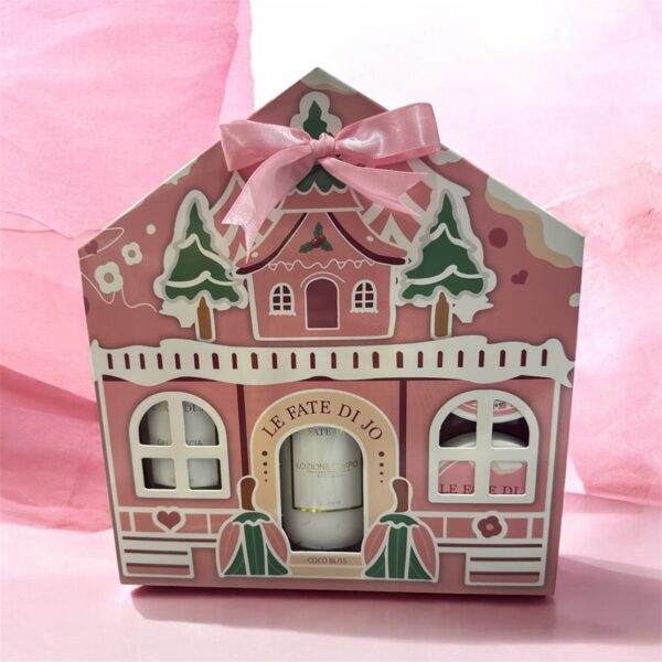 5E7B9DF7B9098F953AC2B33234D92A69_ Le fate di jo coffret casetta natalizia rosa 4pz s/g+b/l+b.